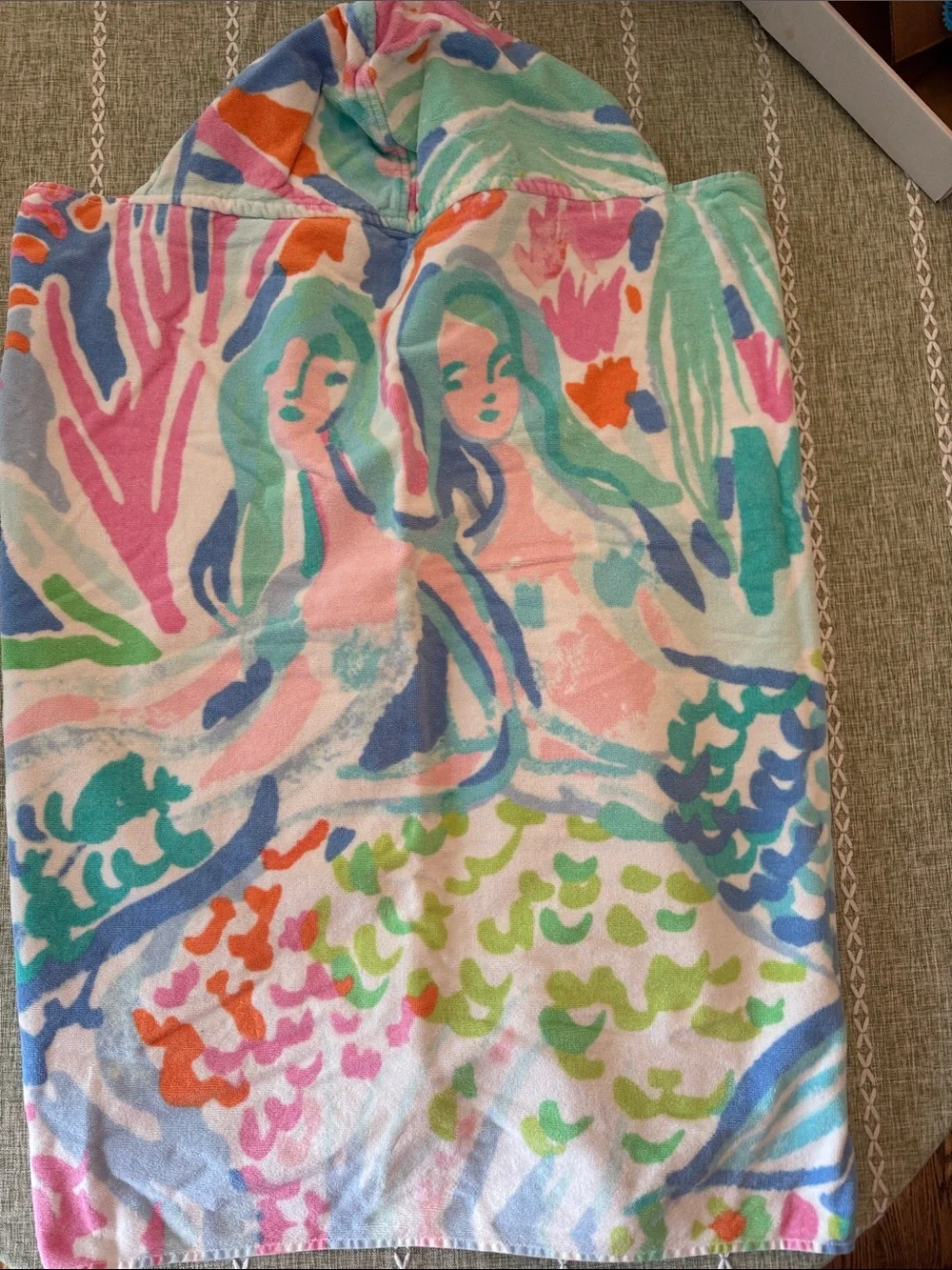Lilly Pulitzer dries hood